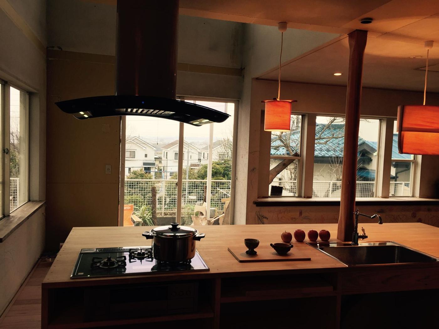 IYB — 飯田善郎ベンヤミンの作品（一枚板の家具・木の空間）