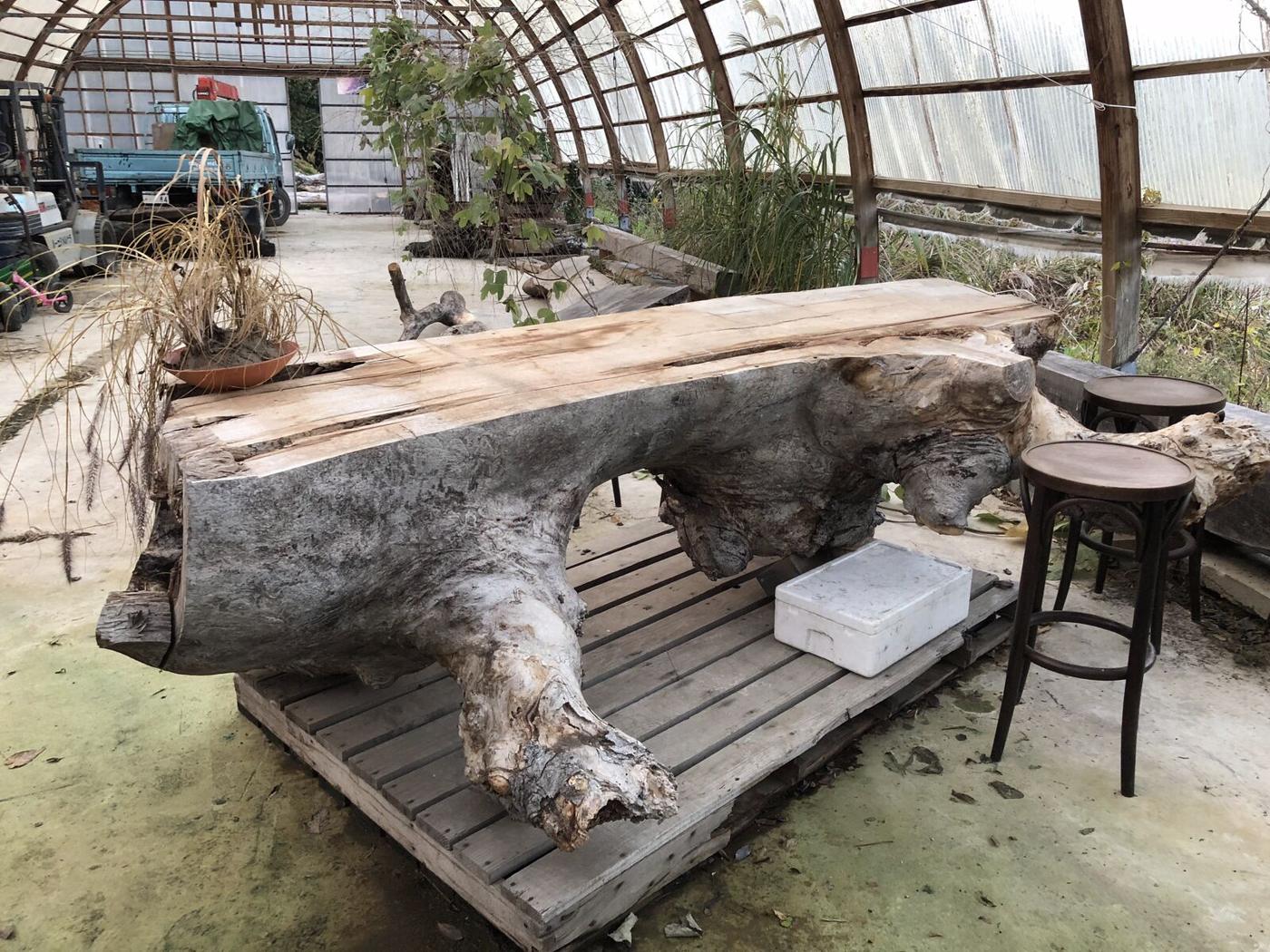 IYB — 飯田善郎ベンヤミンの作品（一枚板の家具・木の空間）
