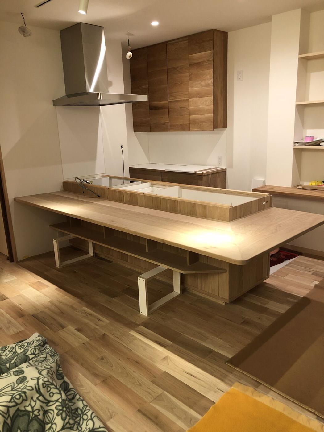 IYB — 飯田善郎ベンヤミンの作品（一枚板の家具・木の空間）