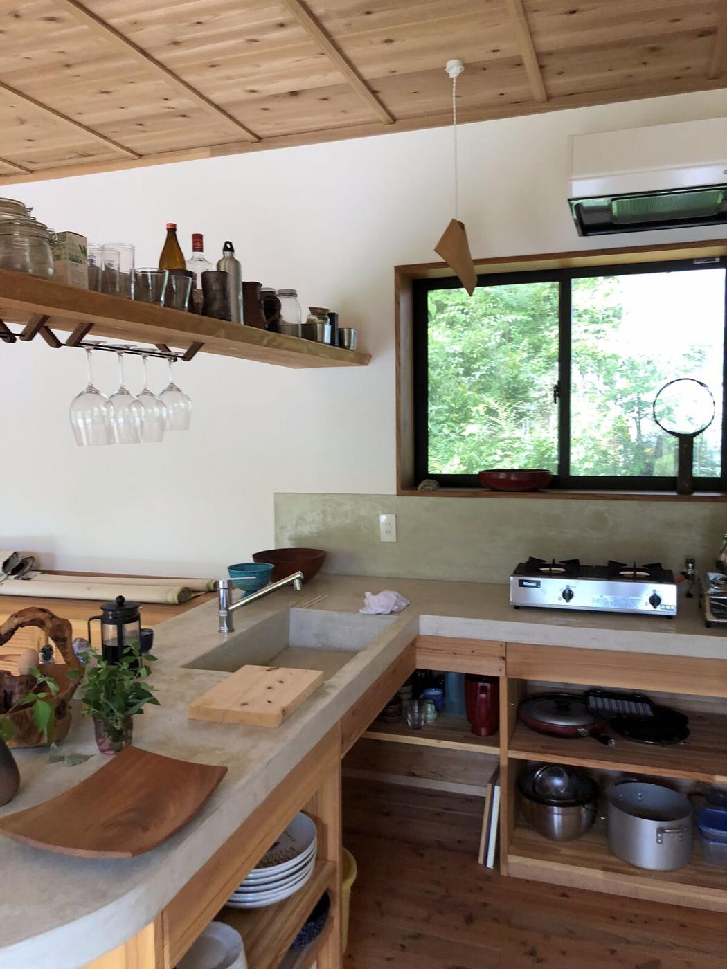 IYB — 飯田善郎ベンヤミンの作品（一枚板の家具・木の空間）
