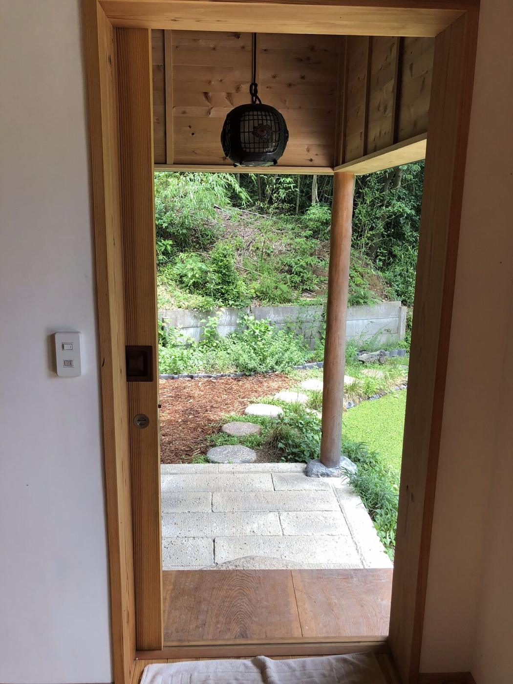 IYB — 飯田善郎ベンヤミンの作品（一枚板の家具・木の空間）